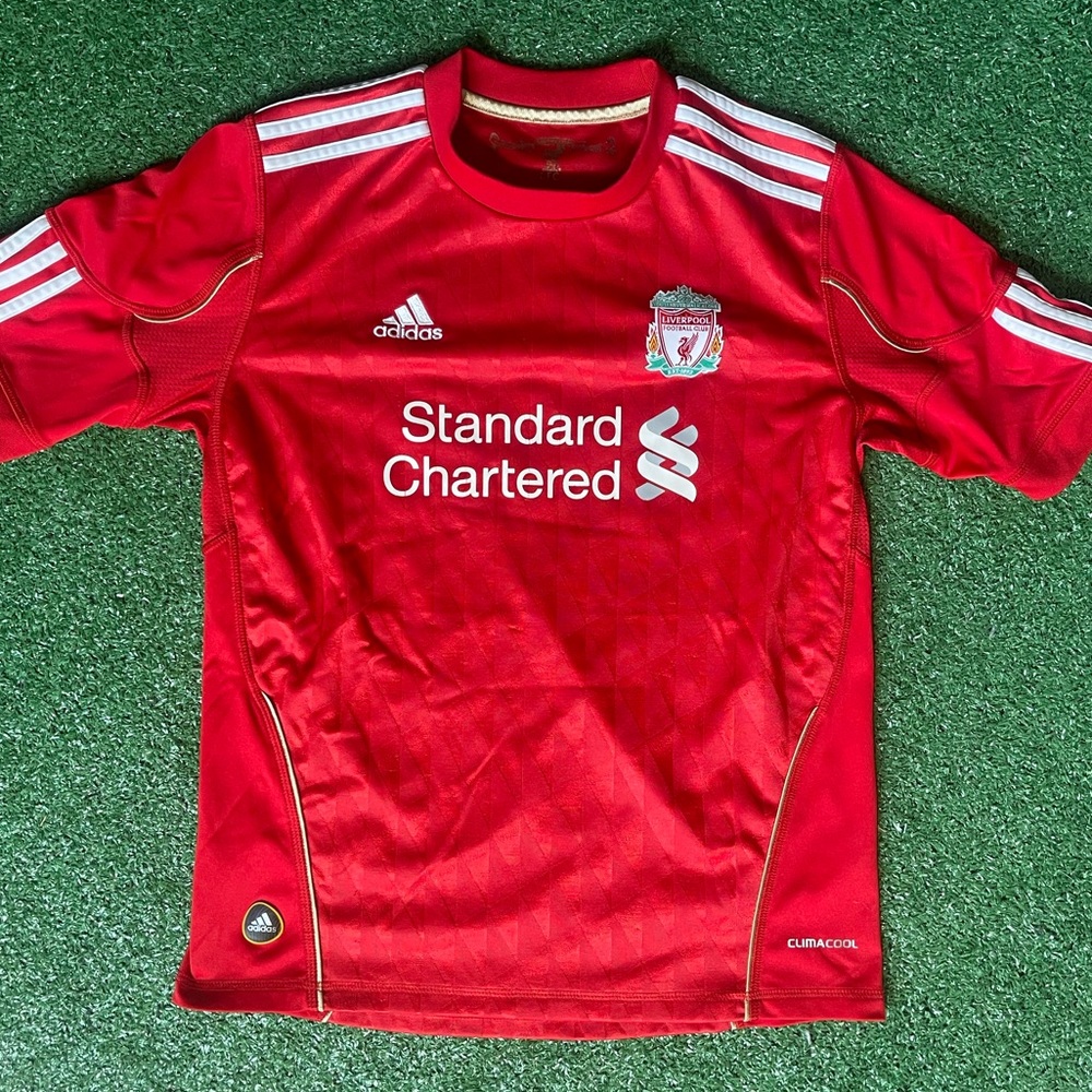 Liverpool 2011-12 jersey Kids size M